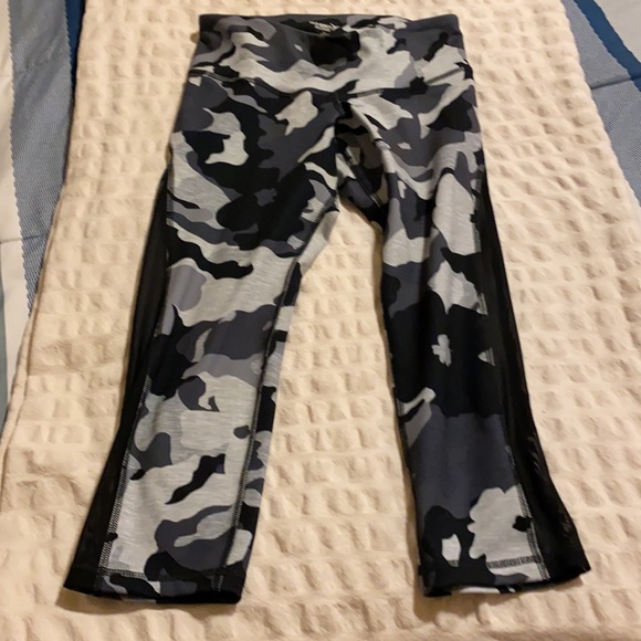 Old Navy Active Compression Tights. Size SP - Picture 2 of 4